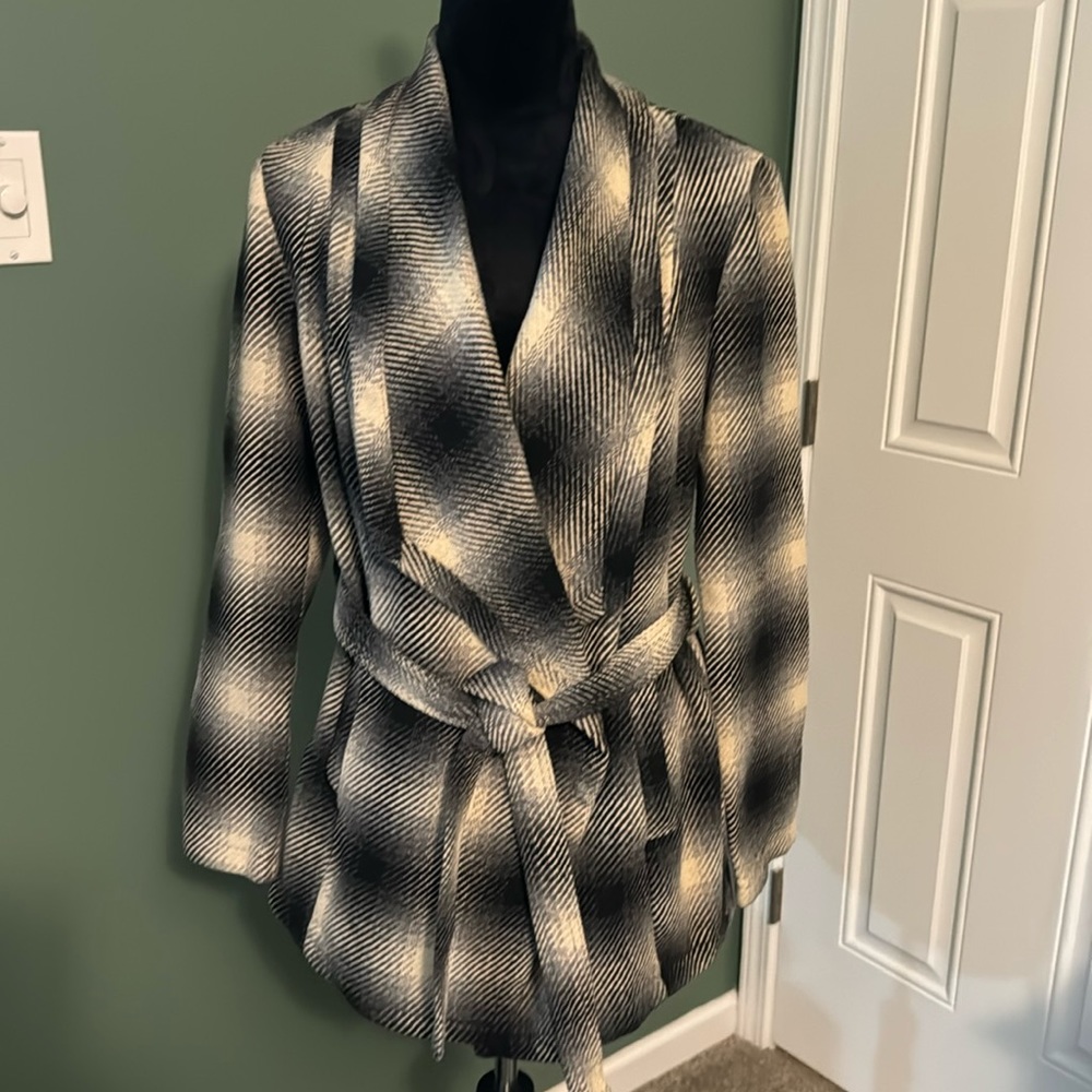 Gorgeous front tie jacket  (Size S)